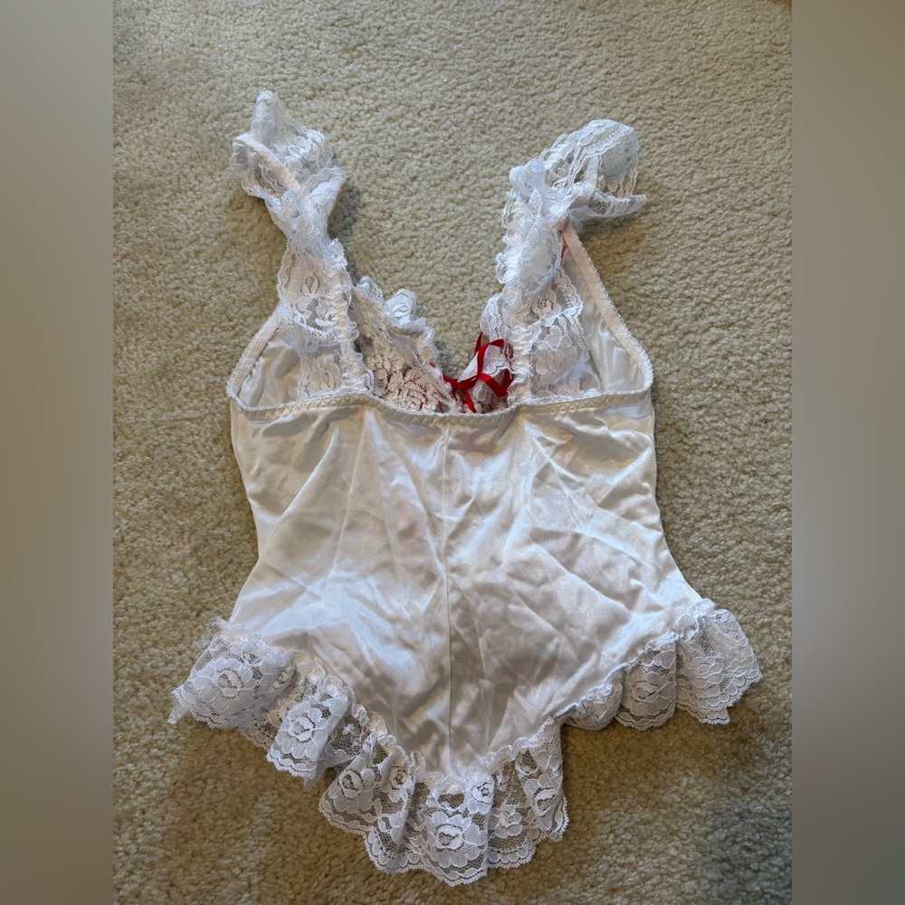 Vintage Lace Top - Picture 3 of 3